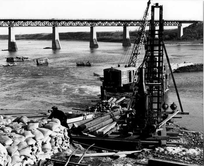 Construction of Weir at Saskatoon