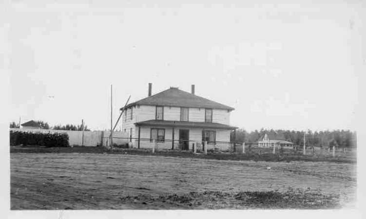 Hudson&#039;s Bay Co. post manager&#039;s house, Fort  Smith, NWT.